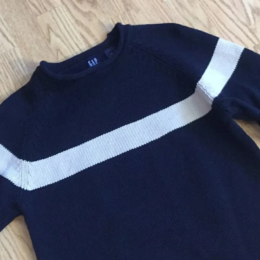 Heavy weight knit sweater by GAP in XXL